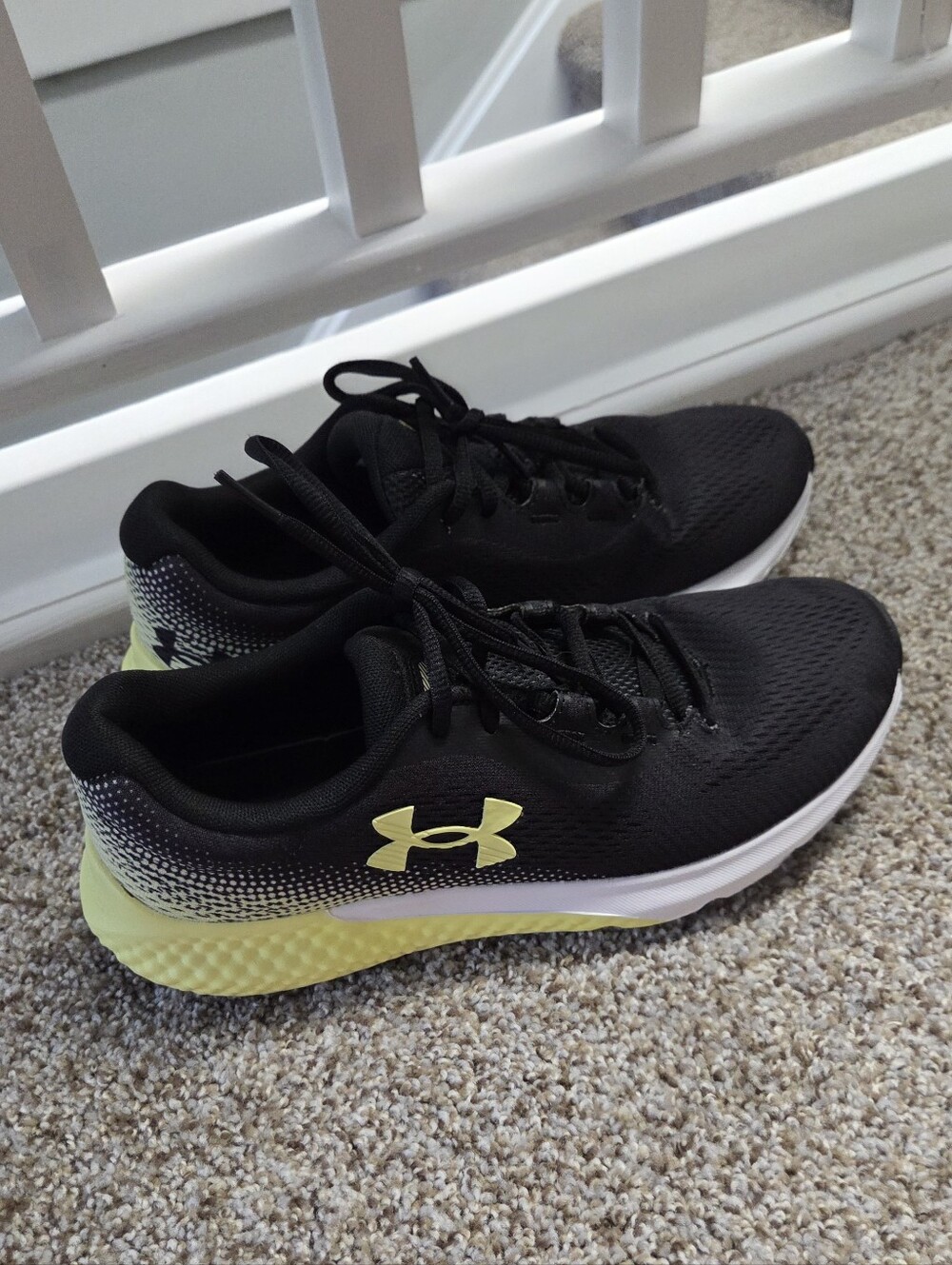 Under Armour UA Charged Rogue 4 Black Yellow Size 7.5 Men's Sneaker Shoes